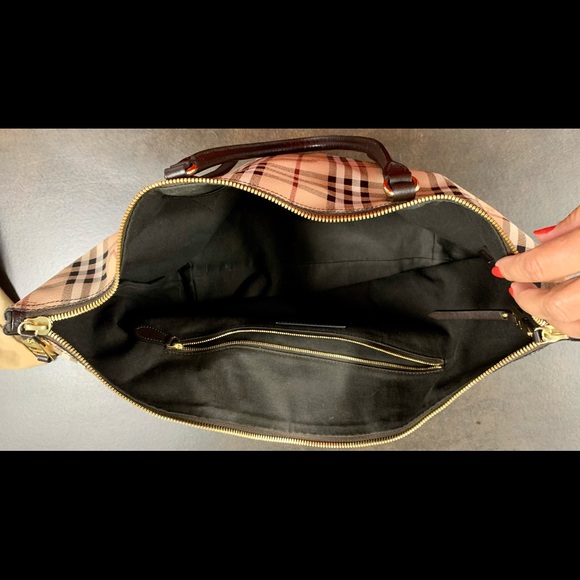 **SOLD**Authentic Burberry large tote bag - Picture 5 of 9